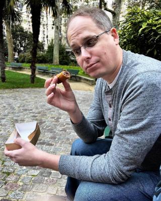 I can't quite believe the eclair I'm eating from Noglu. First gluten-free eclair with pudding I've had in years.